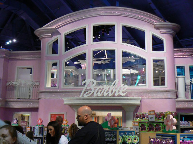 Toys R a Times Square: Le Monde de Barbie au Toys R Times Square